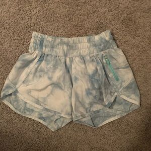 Lululemon tracker 2.5 shorts